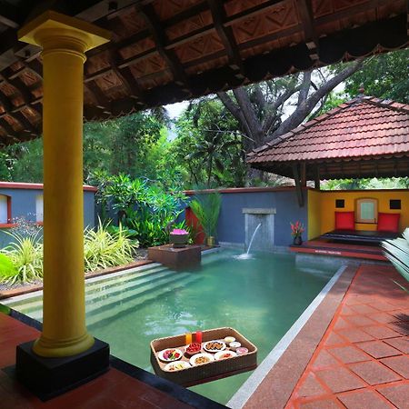 Taj Kumarakom Resort And Spa Kerala Экстерьер фото