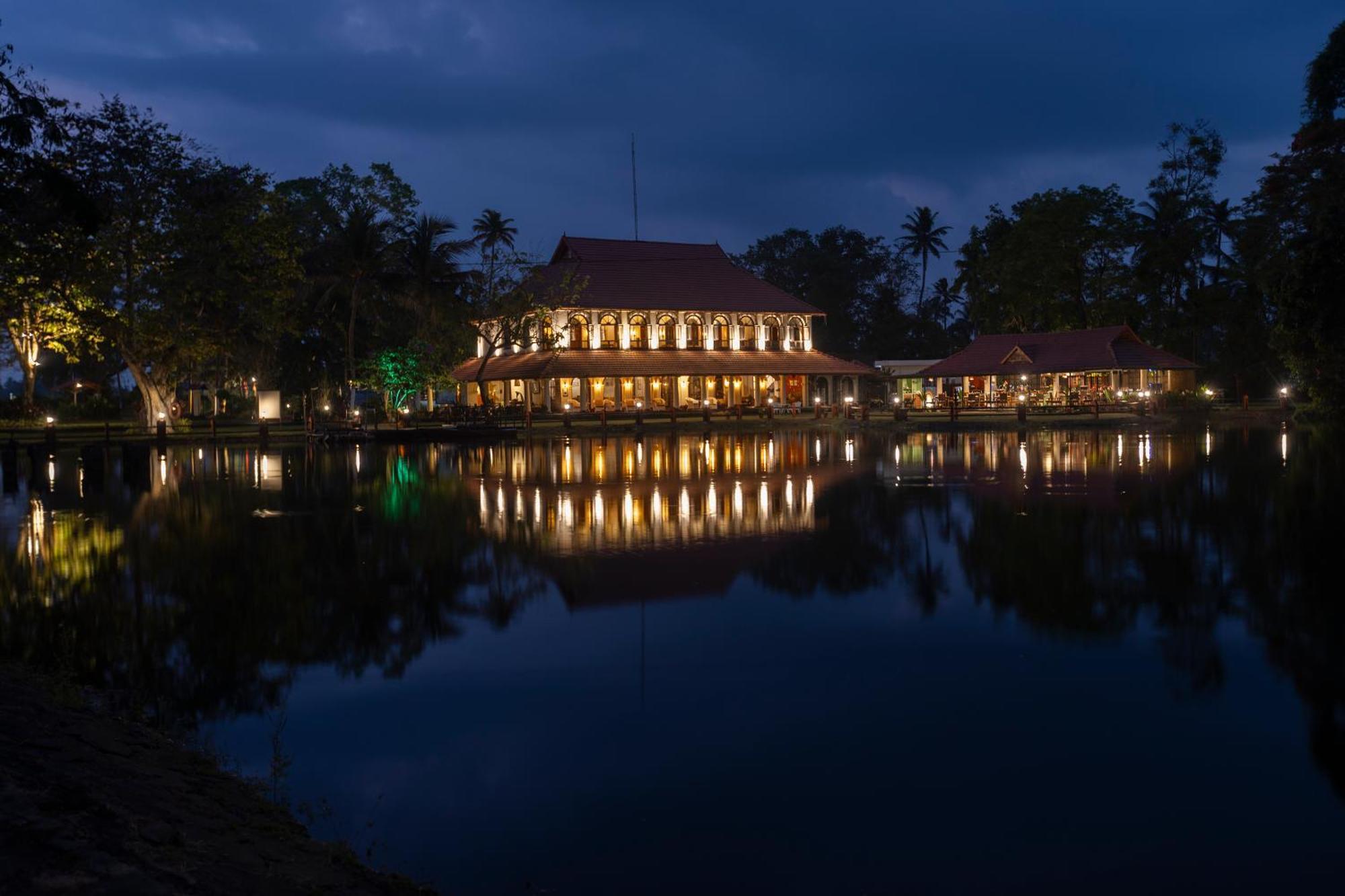 Taj Kumarakom Resort And Spa Kerala Экстерьер фото