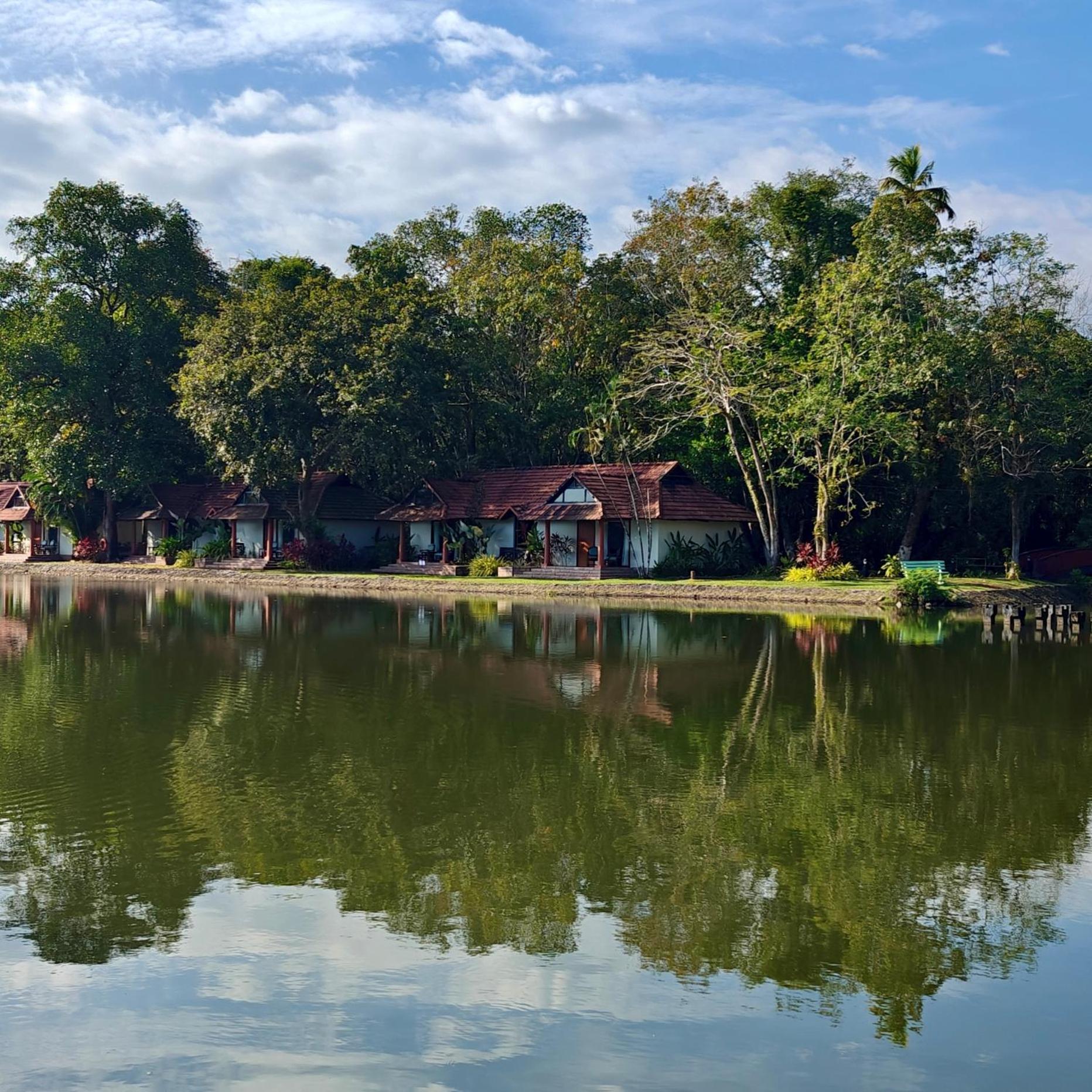 Taj Kumarakom Resort And Spa Kerala Экстерьер фото